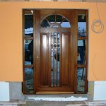 ästhetische Holztür mit Verglasung